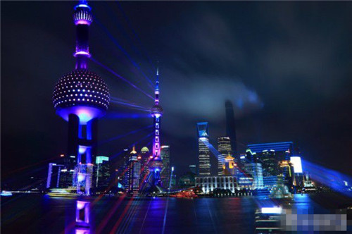 中国最大的城市上海，国内的经济中心，普通城市无法比拟