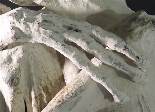 刚出土的千年干尸只有3手指3脚趾，难道真是外星人？