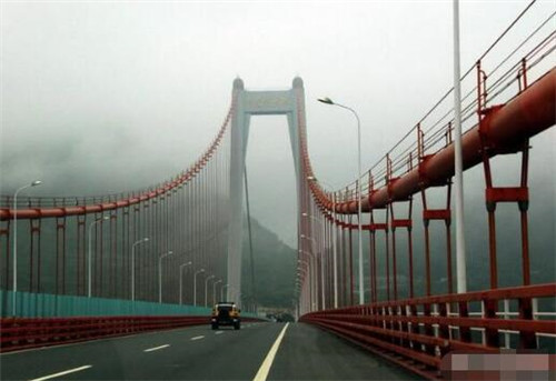 亚洲第一高墩大桥：毕节至威宁高速赫章特大桥，最高桥墩195米