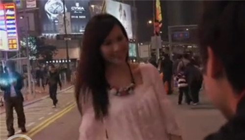 视频拍到香港惊现蓝光人，在十字路口瞬移救人，独家真相揭秘