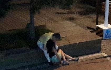 青岛女子醉酒遭性侵 疑被路人当街轮流猥亵图片视频曝光